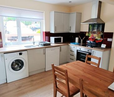 4 bedroom House To Let - Photo 5