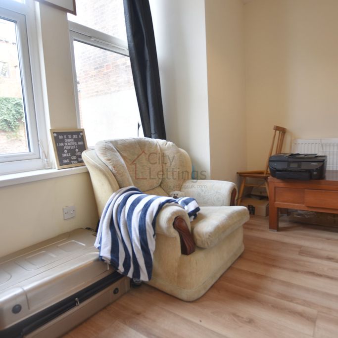 1 Bedroom Flat - Photo 1