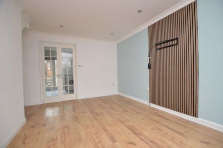 2 bedroom townhouse to rent - Photo 2