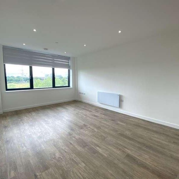 London Road, Staines-upon-thames, Surrey, TW18 - Photo 1