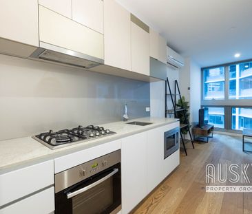 A landmark residential tower in a superior CBD location - Photo 1