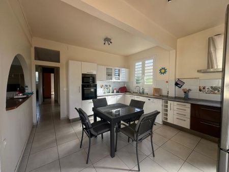 Location Maison 190m² 5 pièces Fort de france - Photo 3