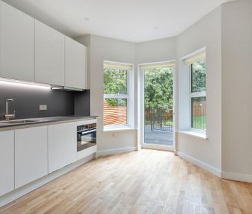 Ground floor flat to rent - Photo 2