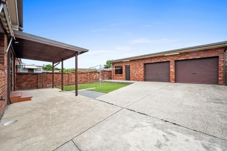 Spacious Three Bedroom Home in a Convenient Location - Photo 4