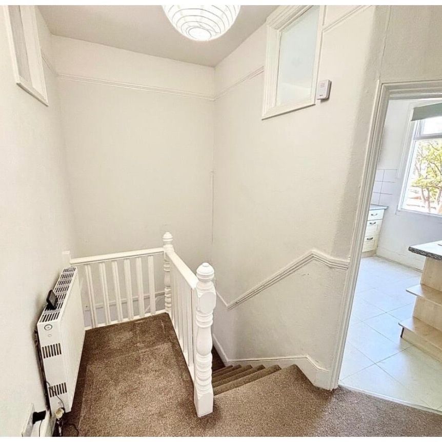2 Bed Flat, Clements Road, E6 - Photo 1