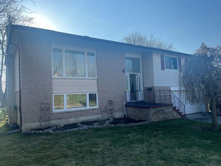 For Lease - 22 Jane Crescent, Barrie, Ontario - Photo 4