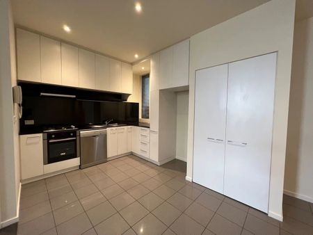 102/25-33 Wills Street, Melbourne VIC 3000 - Photo 4