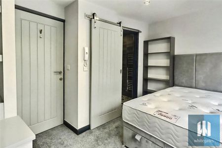 1 bedroom in a house share to rent - Photo 2