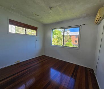 Large Home with Dual Living - Photo 3