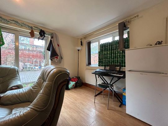 Harrington Drive, Nottingham - Photo 1