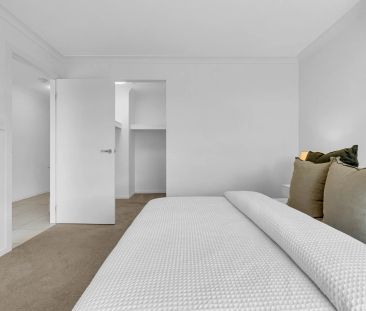 4 BEDROOM CONTEMPORARY HOME - Photo 3