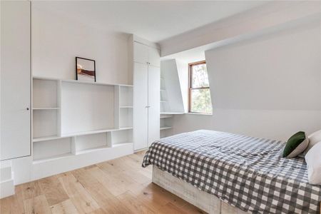 4 bedroom flat in London - Photo 3