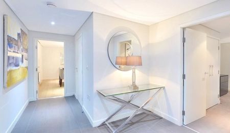3 bedroom conversion flat with 1 reception and 2 bathrooms in Hyde Park, W2 - Photo 4