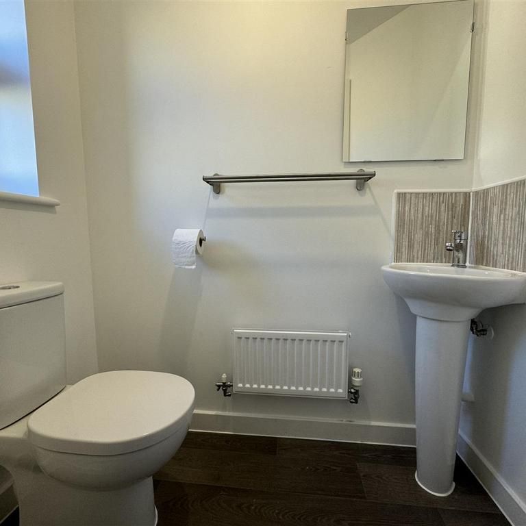 3 bedroom semi-detached house to rent - Photo 1