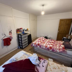 House share to rent - Photo 2