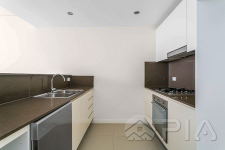 2 Bedrooms plus study apartment with great view, Modern Specs - Photo 5