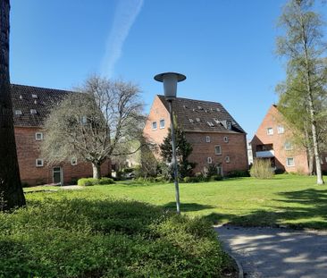 Dachgeschosswohnung mit Badewanne - Photo 1