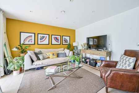 3 bedroom flat to rent - Photo 5