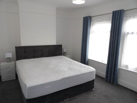 3 bedroom terraced house to rent - Photo 5