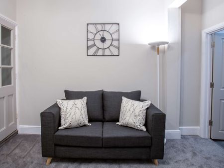 Hillside Room 1 - Photo 4