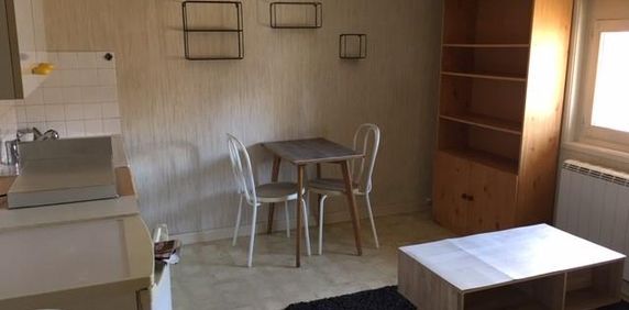 Location Appartement 1 pièce 23m² BOURG EN BRESSE 01000 - Photo 2