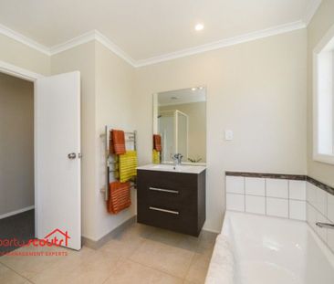 3-Bedroom Home for Rent in Palmerston North - Photo 4