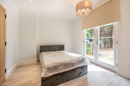 3 bedroom flat to rent - Photo 4