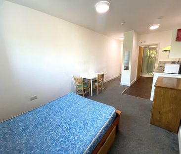 Studio to rent - Photo 2