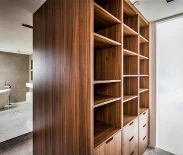 Thameside, TW11, London - Photo 1