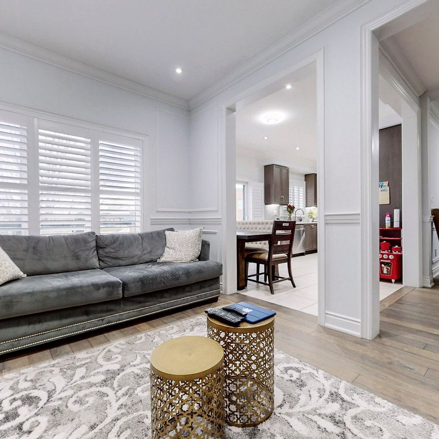 For Lease - 280 Miller Park Avenue, Bradford West Gwillimbury, Ontario - Photo 1