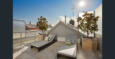 Gorgeous, light filled Victorian home - Photo 5