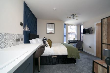 Room in a Shared House, Rosebery Grove, CH42 - Photo 3