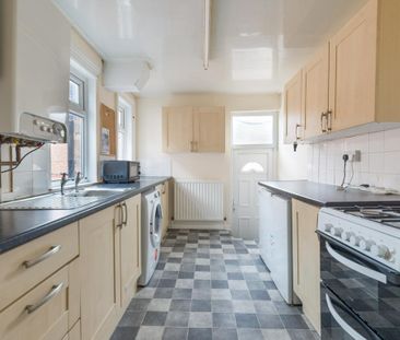 3 bedroom maisonette to rent - Photo 4