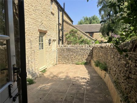 2 bedroom semi-detached house to rent - Photo 5