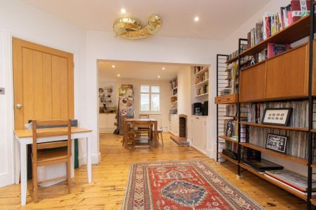 3 bedroom semi-detached house to rent - Photo 2