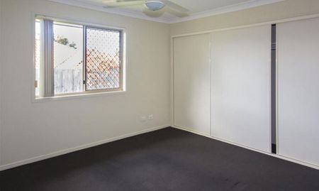 Spacious Home in the Heart of Upper Coomera - Photo 4