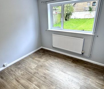 3 bedroom end of terrace house to rent - Photo 4