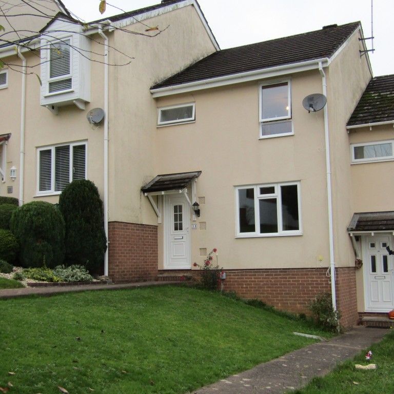 3 bed Terraced - To Let - Photo 1