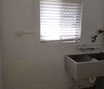 This Clean and tidy 3 bedroom home provides quick and easy access t... - Photo 6