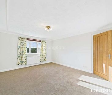 The Grove, Necton, PE37 - Photo 3