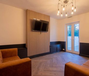 6 bed Semi-Detached House for Rent - Photo 1