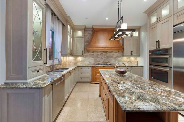 For Lease - 21 Day Lily Crescent, Richmond Hill, Ontario - Photo 1