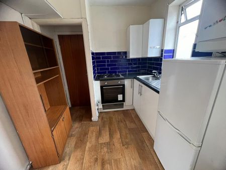 1 bedroom flat to rent - Photo 4