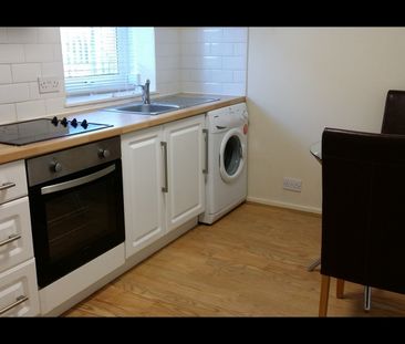 1 Bed Flat, Meanwood Road, LS6 - Photo 5