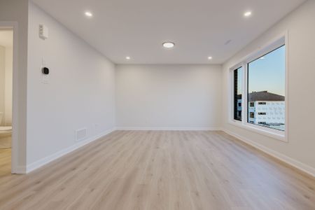 For Lease - 801 Glenroy Gilbert Drive Unit# 15, Barrhaven, Ontario - Photo 4