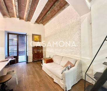 Fully Renovated 1-Bedroom Duplex in the Heart of El Born - Photo 5
