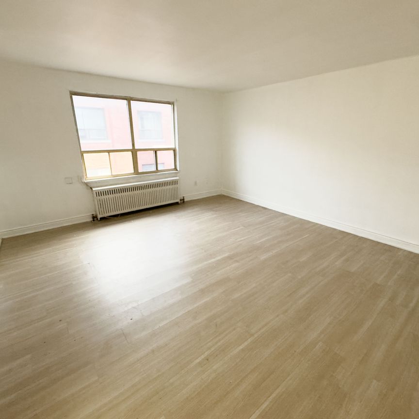 For Lease - 896 Eglinton Avenue Unit# 311, Toronto, Ontario - Photo 1