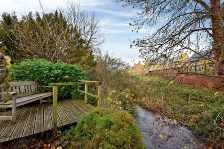 A sweet three bedroomed property located in the beautiful village of Blockley. - Photo 3