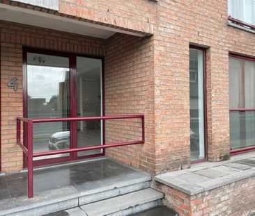 gelijkvloers flat met klein terras aan voorkant. - Photo 4