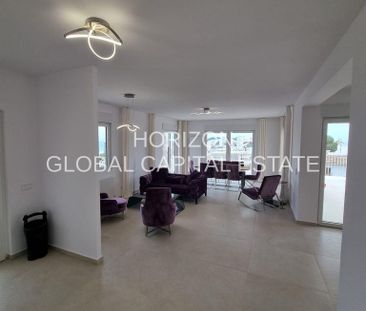 7 room luxury Villa for rent in Palmanova, Spain - Photo 5